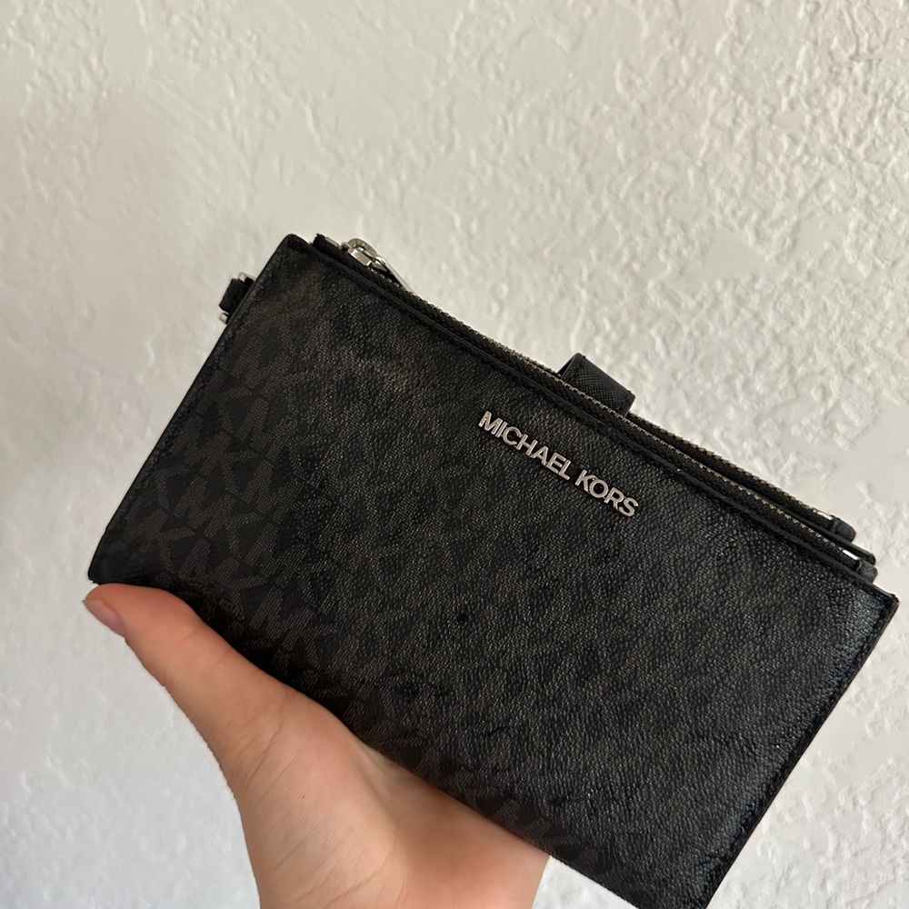 Michael Kors wristlet
